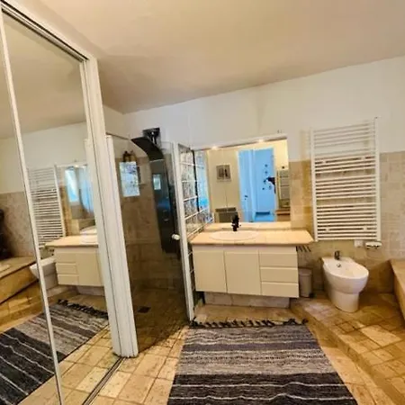 Pleine Vue فيلة *
